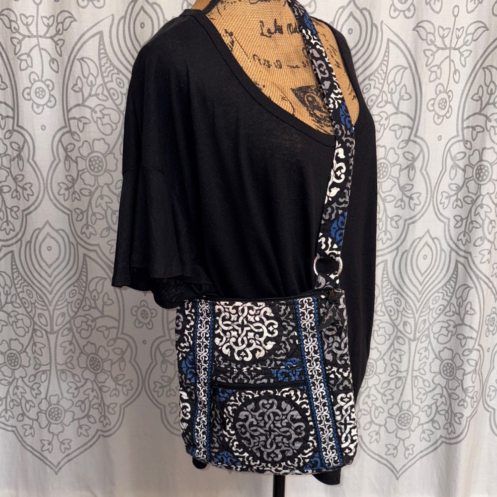 Vera Bradley crossbody bag inretired "Canterbury Cobalt”